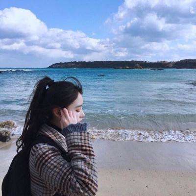 小S全家为其提前庆生 和老公依偎在一起太甜了